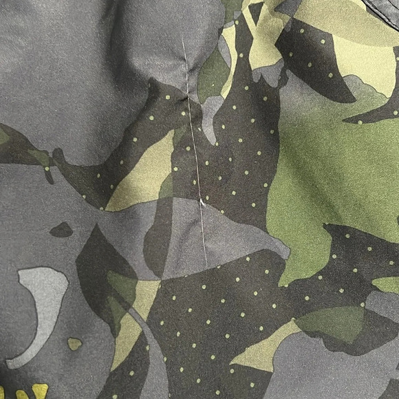 Old Navy Active Shorts camouflage L - Picture 3 of 6